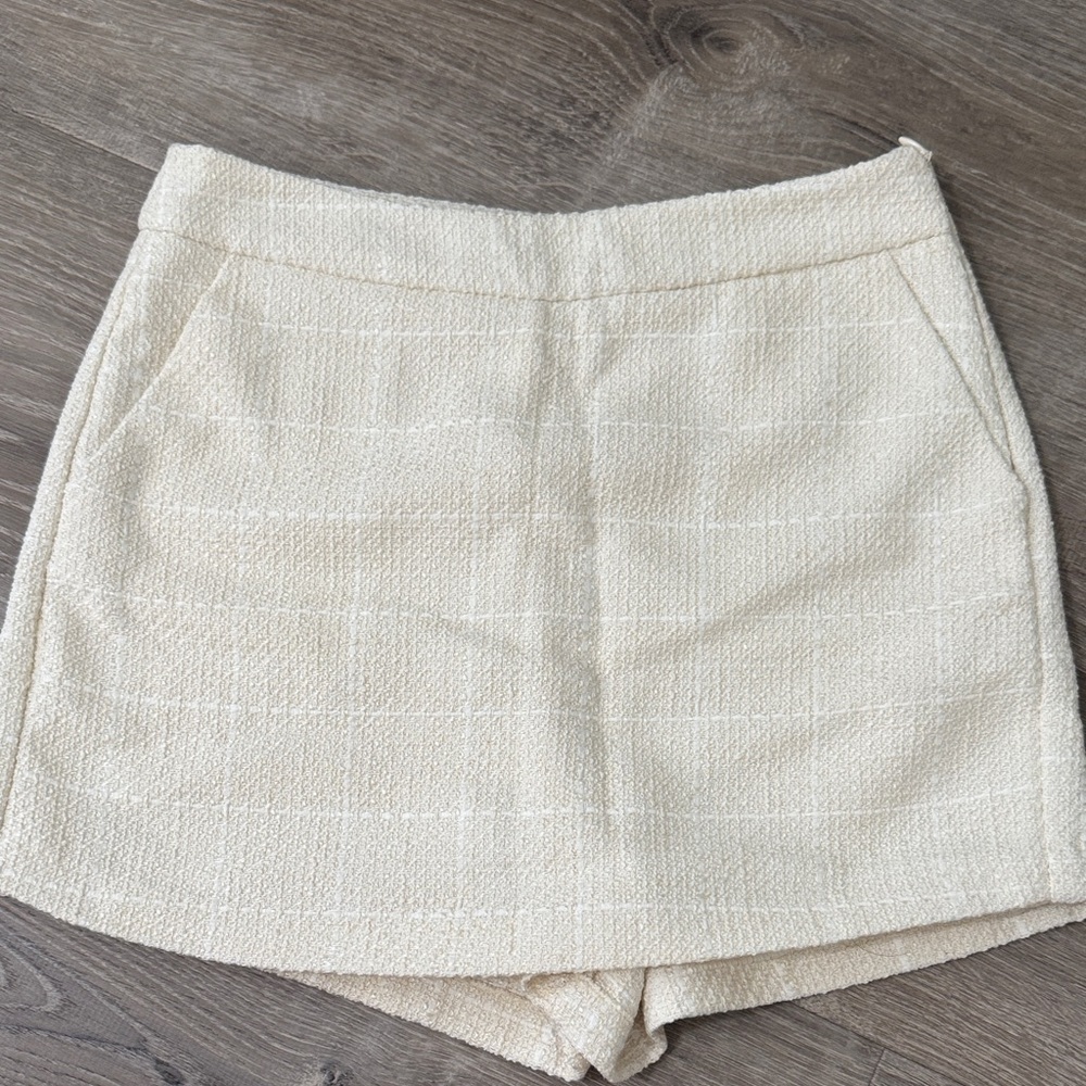 Cream Textured Women Shorts